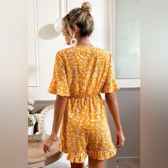 Sunburst Cute Yellow Outfits - Picture 2 of 3